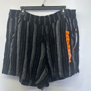 Briggs New York Women's Linen Blend Pull-On Shorts with Pockets and Drawstring